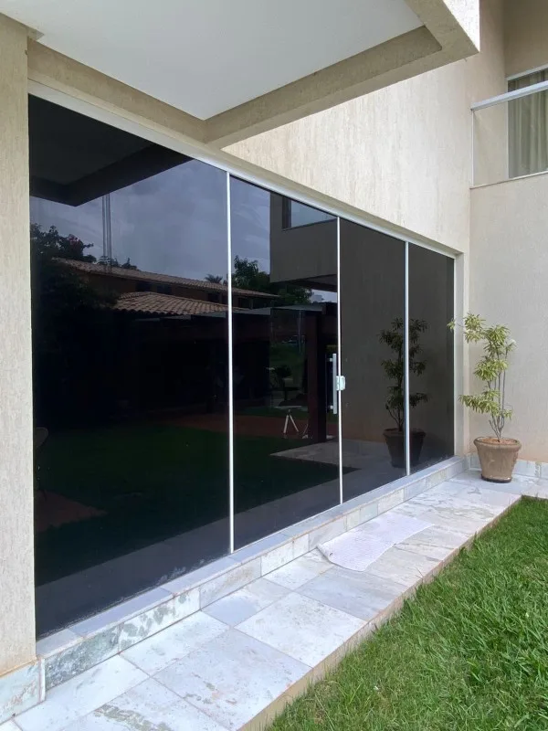Nano Carbono 5 — Insulfilm automotivo fumê aplicado em veículo